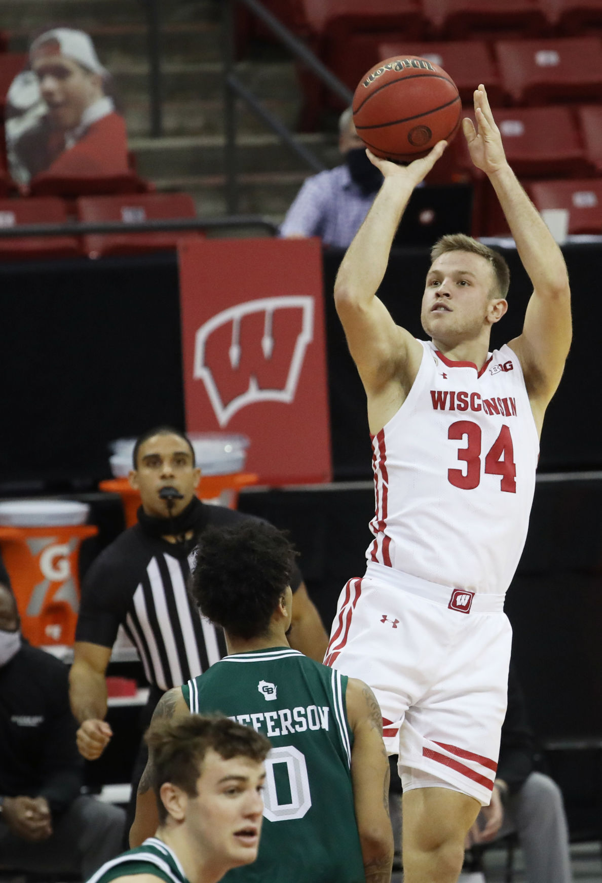 Badgers 82, Phoenix 42